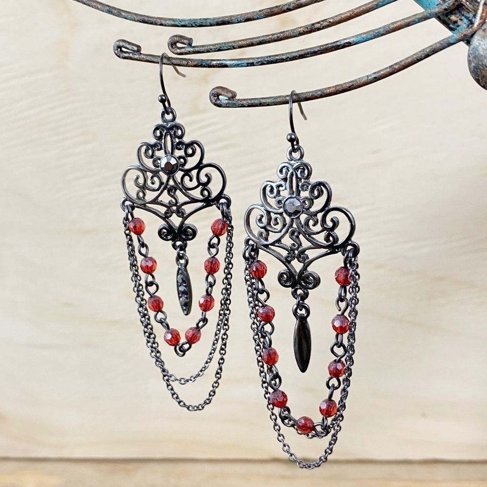 Chandelier Earrings Black Metal‎ Red Beads